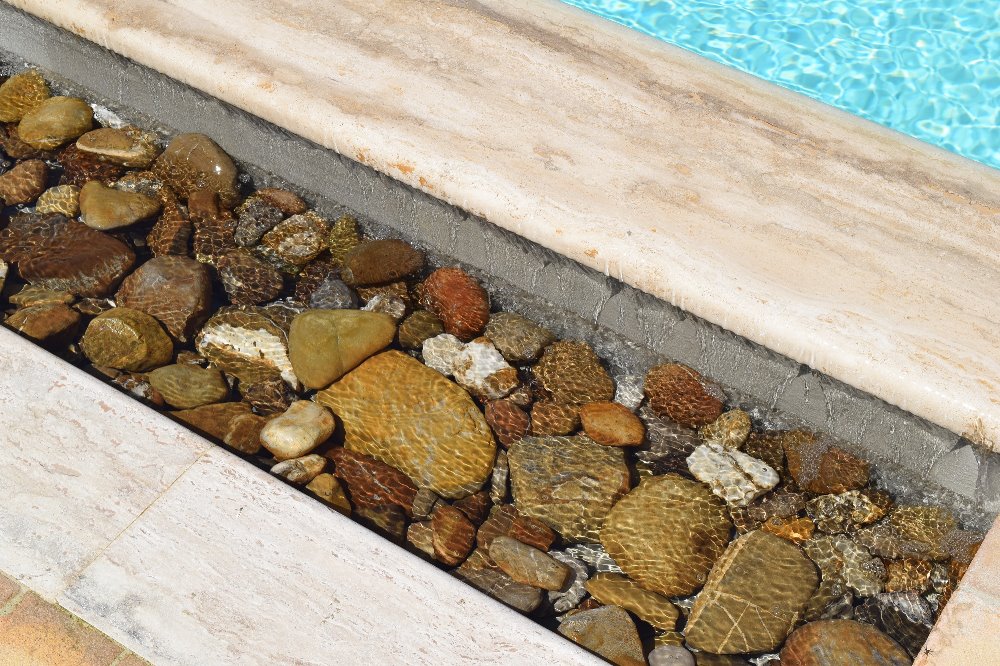 PISCINA
Relax e benessere nella natura