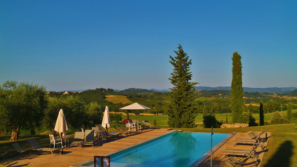 PISCINA
Relax e benessere nella natura