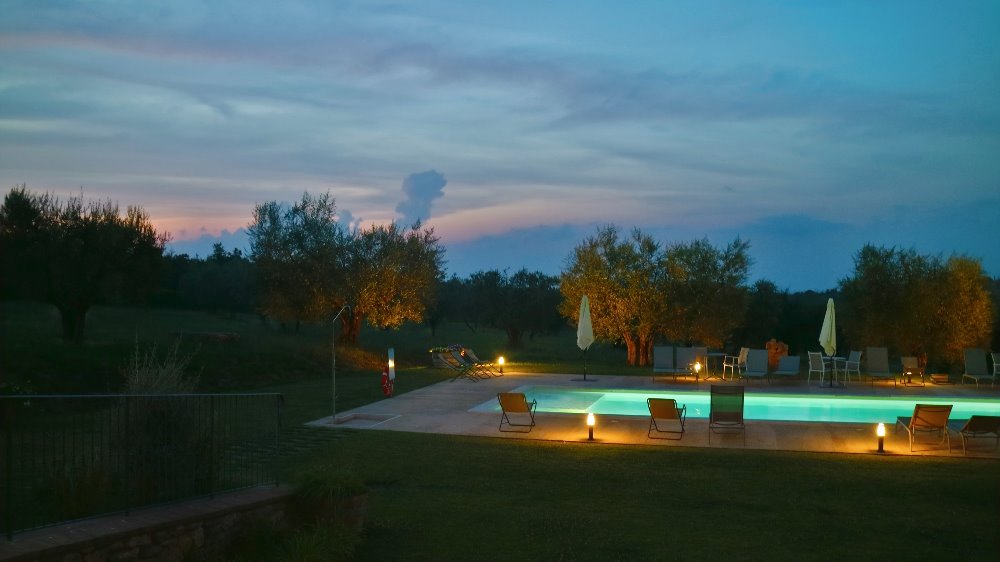 PISCINA
Relax e benessere nella natura